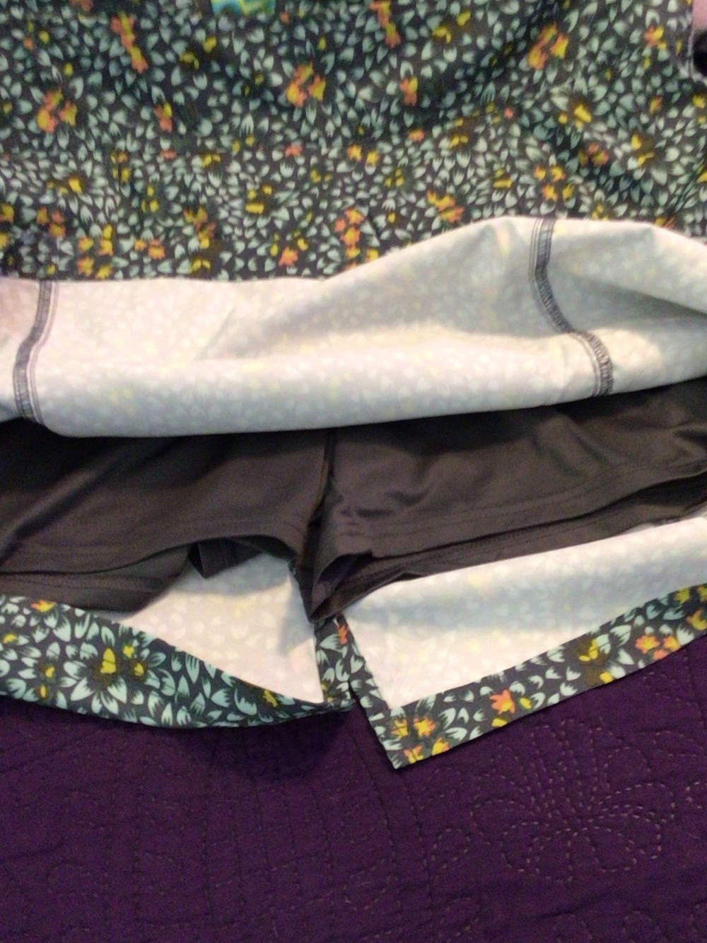 Royal Robbins Dark Green Floral Skort with Yellow Accents Size 16 - Picture 5 of 6